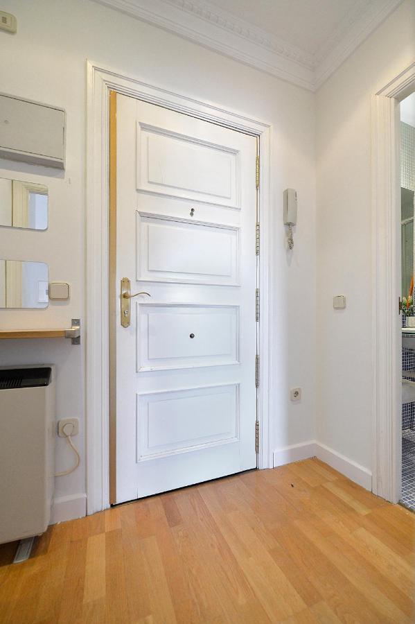 Homeabout Puerta Del Sol Premium Madrid Kültér fotó